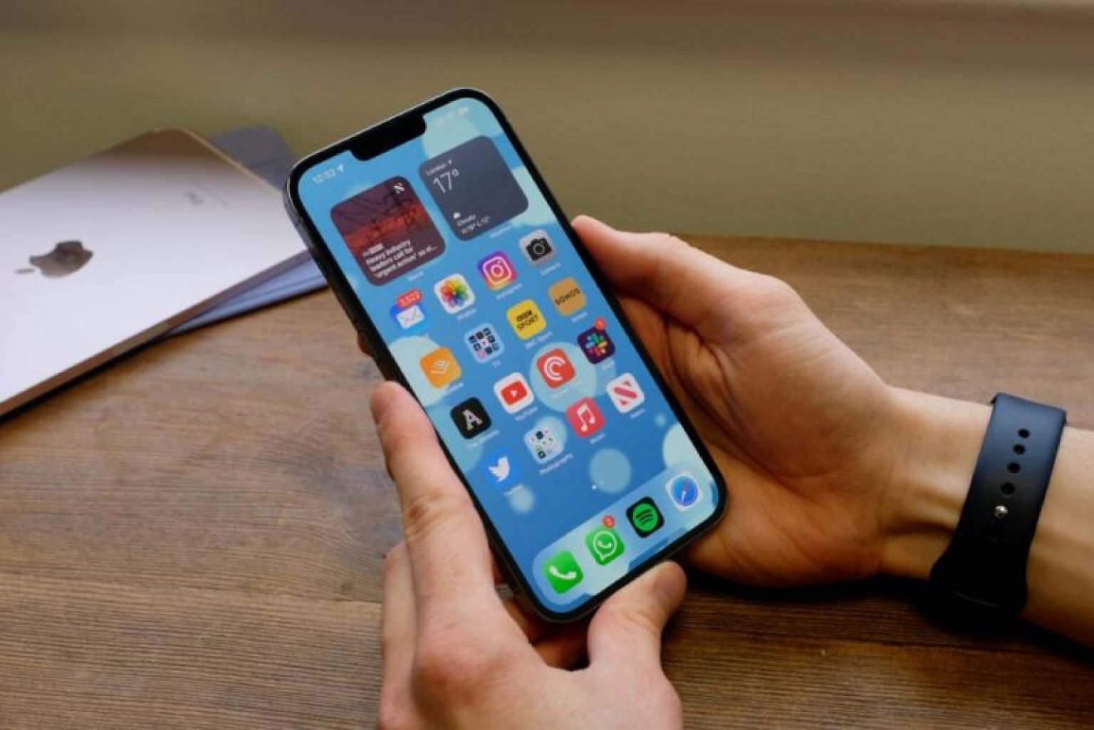 Mudah! Begini Cara Mengambil Screenshot Pada iPhone 13 - Wefixit